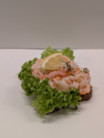 Bild på Smörrebröd med räkor